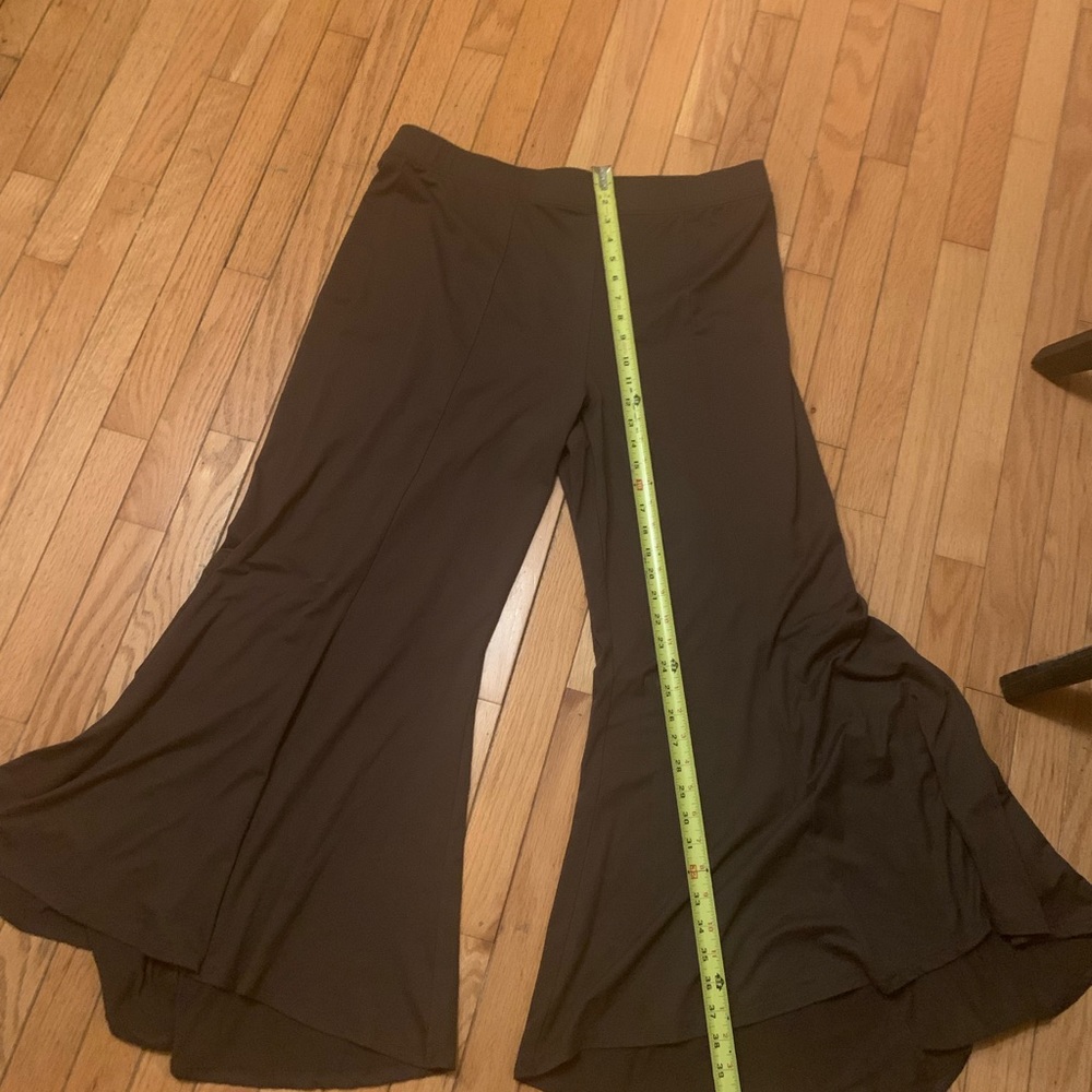 GILI size L, camo green swing pants